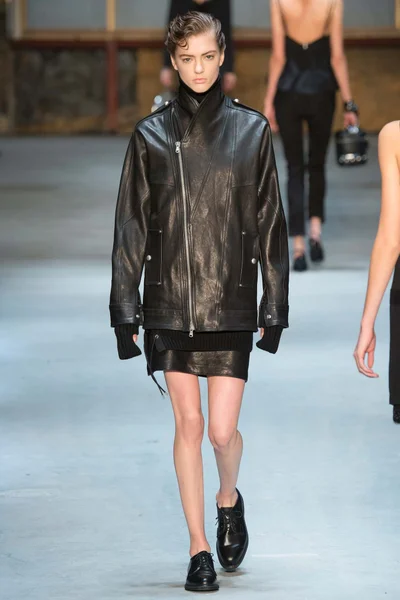 Look 7